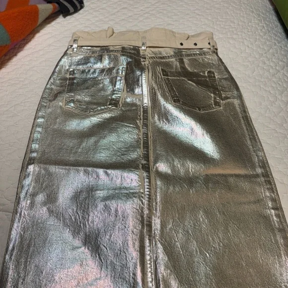 Metallic Silver denim skirt - Picture 4 of 6